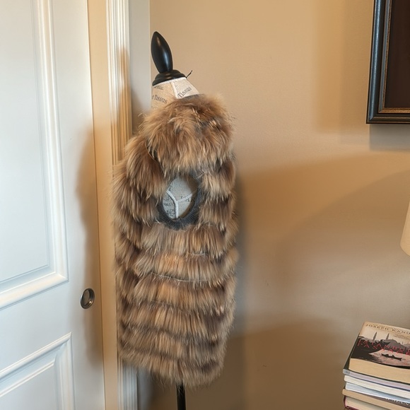 Raccoon Knit Vest - Size Small - Picture 2 of 3